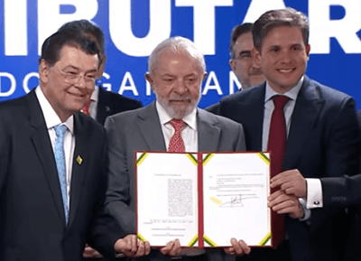 Lula sanciona lei que conclui regulamentação da Reforma Tributária e lança plataforma digital dos novos impostos Lula sanciona lei que conclui regulamentação da Reforma Tributária e lança plataforma digital dos novos impostos