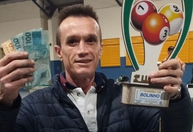 Imagem da noticia Famoso jogador de sinuca, morto em chacina, é última vítima enterrada