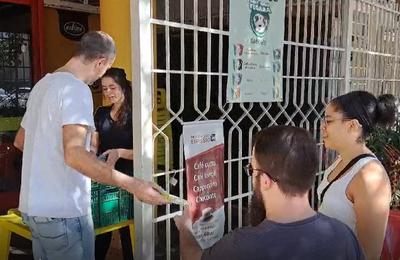 Empresário doa sorvetes para moradores de bairros alagados de Porto Alegre
