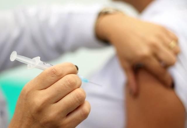 Imagem da noticia 3ª dose em idosos começará em 20 dias, anuncia Ministério da Saúde