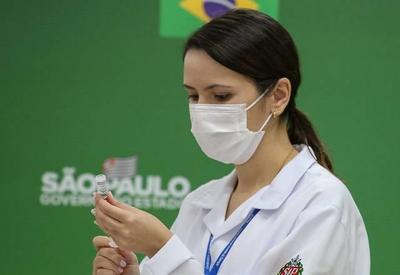 SP suspende vacinação de grávidas, mas mantém 1ª dose de outros grupos SP suspende vacinação de grávidas, mas mantém 1ª dose de outros grupos