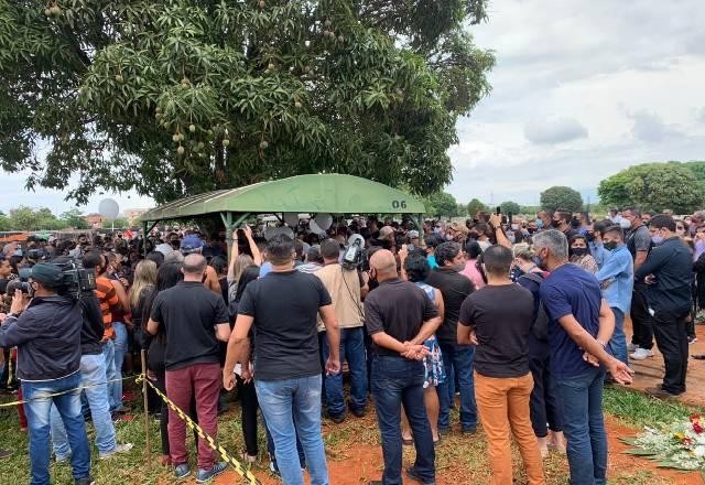 Imagem da noticia Marília Mendonça: copiloto estava animado por transportar cantora