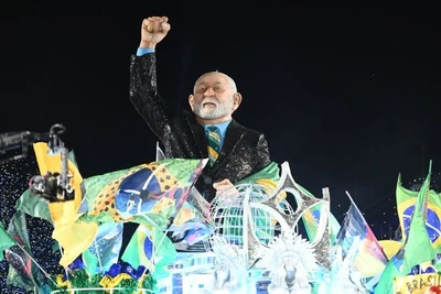Ex-guru de Lula previu problemas com desfile: 'Carnaval é para demolir, não construir reputação política' Ex-guru de Lula previu problemas com desfile: 'Carnaval é para demolir, não construir reputação política'
