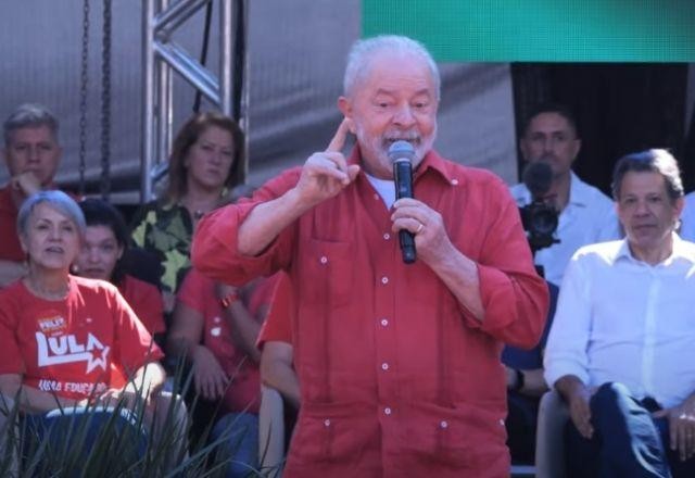 Imagem da noticia Pré-candidato à presidência, Lula faz ato político em Diadema (SP)