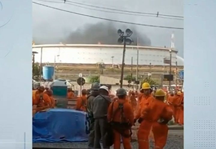 Imagem da noticia PE: Explosão em refinaria Abreu e Lima deixa quatro feridos