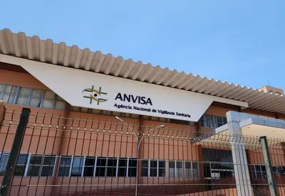 Anvisa determina recolhimento de pratos plásticos por risco de contaminação química Anvisa determina recolhimento de pratos plásticos por risco de contaminação química