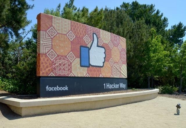 Imagem da noticia Refugiados pedem R$ 845 bilhões de indenização ao Facebook