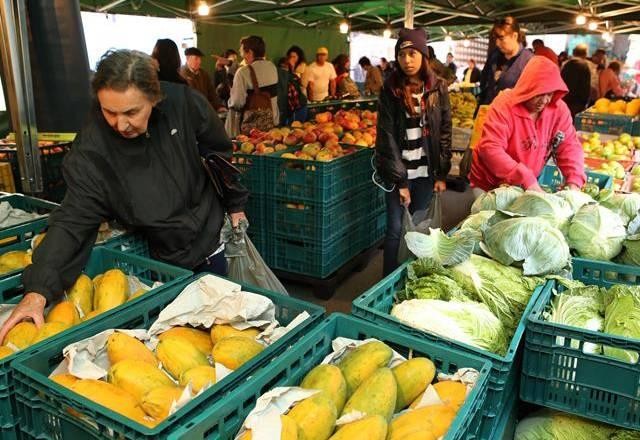Imagem da noticia Onda de frio pode encarecer preços de frutas, hortaliças e café