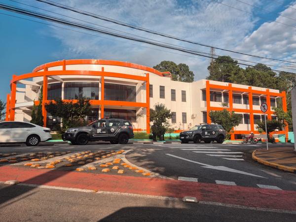 Imagem da notícia: Justiça afasta secretários e vereador de Ferraz de Vasconcelos (SP) por suspeita de corrupção e bloqueia R$ 25 milhões em bens