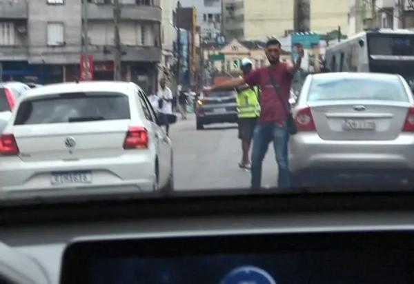 Imagem da notícia: Modelo de zona azul de Gramado seria ideal para substituir flanelinhas no RJ