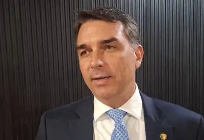 Em posse de Nunes Marques, Flávio Bolsonaro diz esperar imparcialidade do TSE nas eleições Em posse de Nunes Marques, Flávio Bolsonaro diz esperar imparcialidade do TSE nas eleições