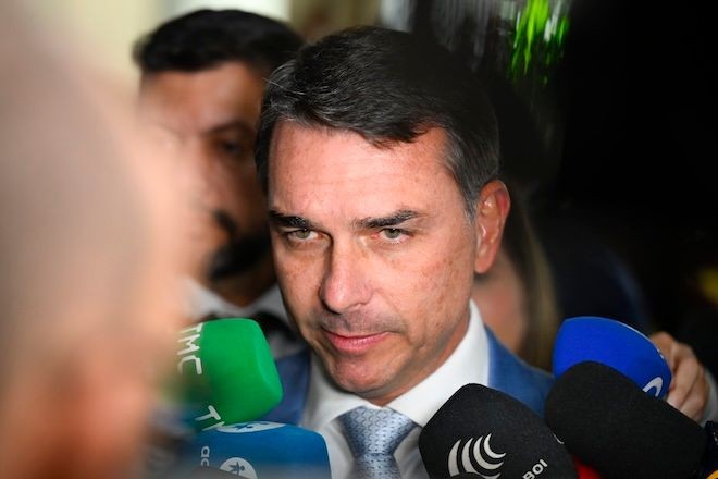 Imagem da noticia “Não tenho que justificar nada”, diz Flávio Bolsonaro sobre doação de Vorcaro para filme