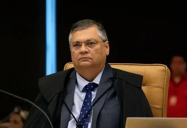 Imagem da noticia Dino diz que STF não pode aceitar ameaças, nem permitir a morte da soberania