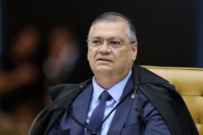 Dino dá 48 horas para Câmara explicar situação de Mário Frias no exterior Dino dá 48 horas para Câmara explicar situação de Mário Frias no exterior