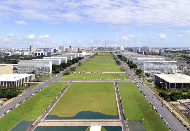 Imagem da noticia Atos antidemocráticos fazem governo do DF fechar Esplanada nesta 3ª