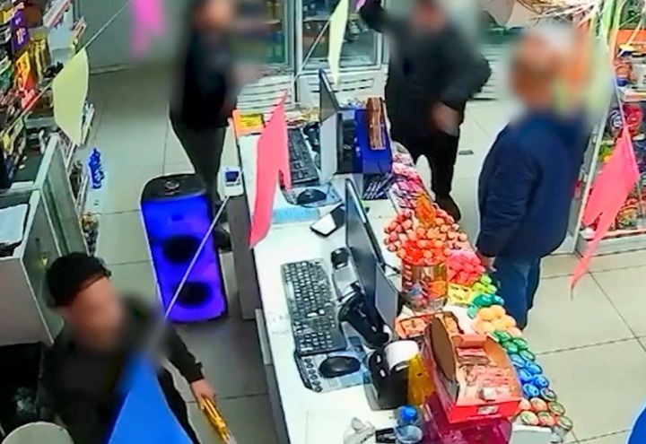 Imagem da noticia Abalado, frentista se recupera após ser agredido com garrafada no rosto