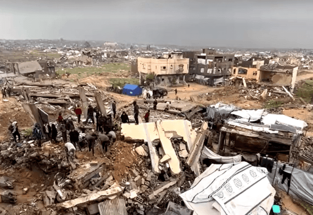 Imagem da noticia Enxurrada derruba 13 edifícios e inunda 27 mil tendas em Gaza