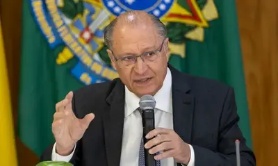 Governo continua trabalhando para avançar "mais ainda" em negociações do tarifaço, diz Alckmin Governo continua trabalhando para avançar "mais ainda" em negociações do tarifaço, diz Alckmin