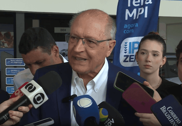 Alckmin diz que 26 estados vão aderir ao programa para reduzir preço do diesel importado Alckmin diz que 26 estados vão aderir ao programa para reduzir preço do diesel importado