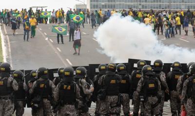 Grupo político de Bolsonaro tentou golpe, mas as penas devem ser ponderadas; avalia Alessandro Vieira