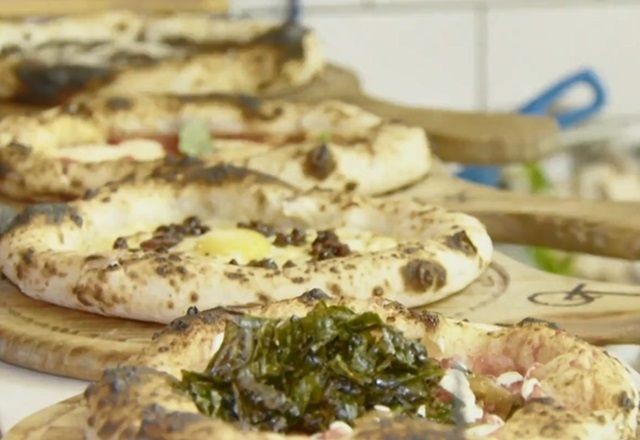 Imagem da noticia Para comer pizza de graça, cliente falsifica comprovantes e se faz de morta