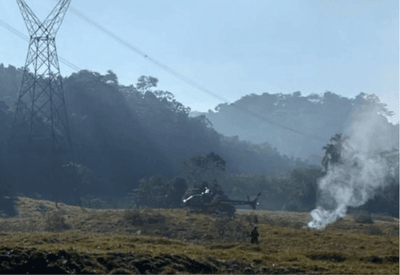 Helicóptero cai no interior de Santa Catarina; bombeiros confirmam uma morte Helicóptero cai no interior de Santa Catarina; bombeiros confirmam uma morte