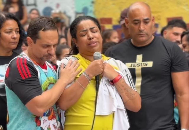 Imagem da noticia "Eles não viram as fantasias brilhando?", questiona mãe de jovem morto em festa junina no Rio