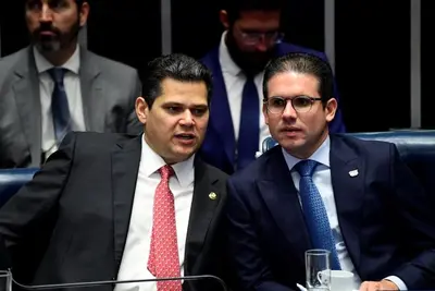 Presidentes do Senado e da Câmara dizem acompanhar “com atenção” megaoperação no Rio de Janeiro Presidentes do Senado e da Câmara dizem acompanhar “com atenção” megaoperação no Rio de Janeiro