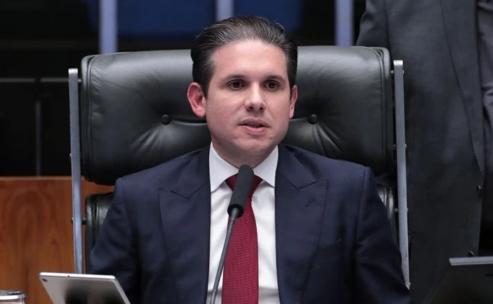 Motta determina a criação de comissão especial para discutir PEC sobre o fim da escala 6x1 Motta determina a criação de comissão especial para discutir PEC sobre o fim da escala 6x1