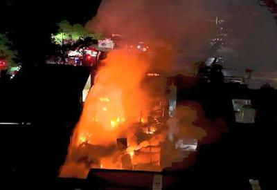 Incêndio destrói distribuidora de lubrificantes automotivos em Campo Grande  Incêndio destrói distribuidora de lubrificantes automotivos em Campo Grande