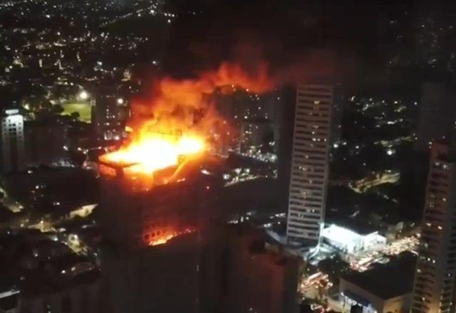 Imagem da noticia Defesa Civil do Recife vistoria prédio em construção que pegou fogo