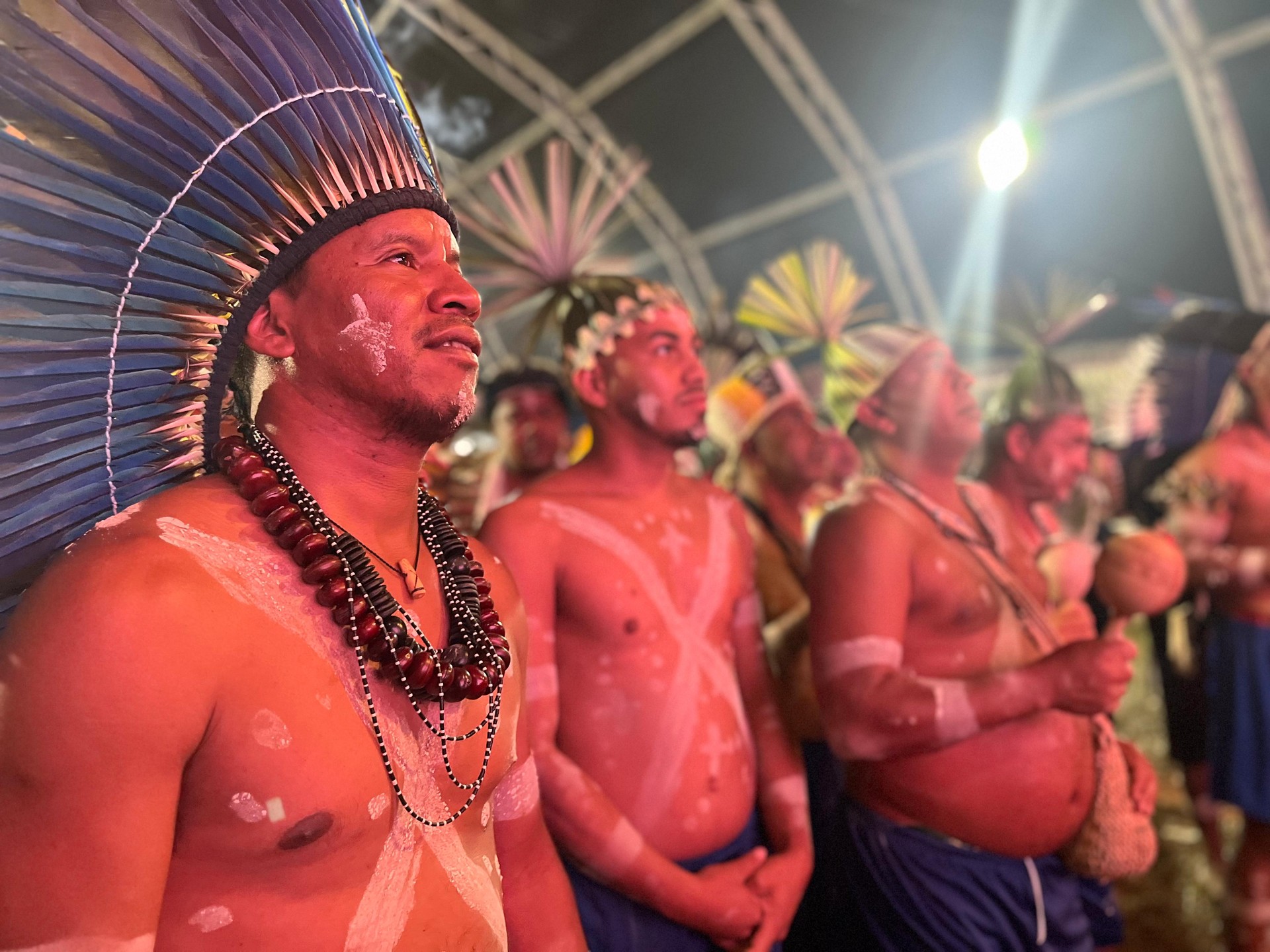 Luta por demarcação de terras mobiliza milhares de indígenas em Brasília