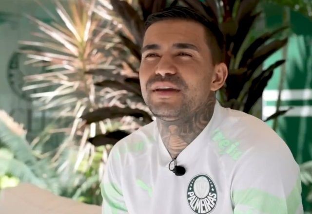 Imagem da noticia Após golpe milionário sofrido por jogador Dudu, polícia cumpre mandados de busca e apreensão