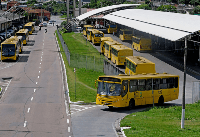 Imagem da noticia Adolescente de 16 anos morre após ser espancado em ponto de ônibus em Jundiaí (SP)