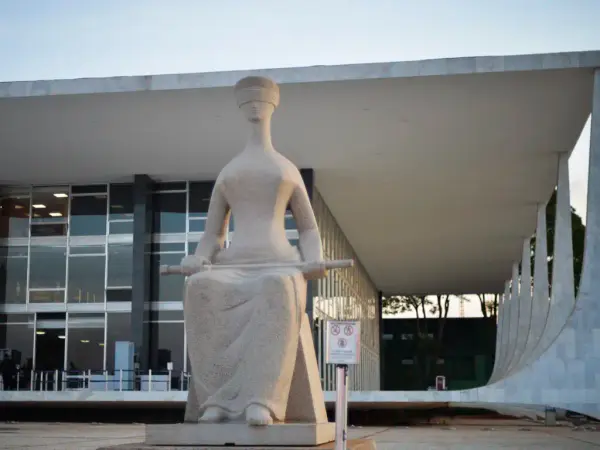 Imagem da notícia: Líderes governistas vão ao STF contra PL da Dosimetria