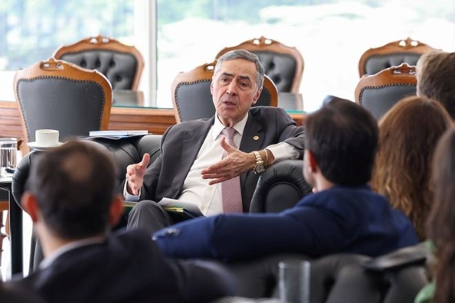 Imagem da noticia Ação que questiona validade de impeachment de ministros do STF "veio em ótima hora", diz Barroso