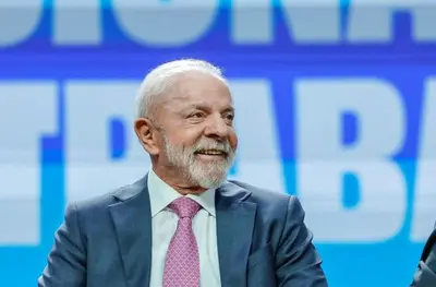 Lula defende acordo por categoria em negociações para redução da jornada de trabalho Lula defende acordo por categoria em negociações para redução da jornada de trabalho