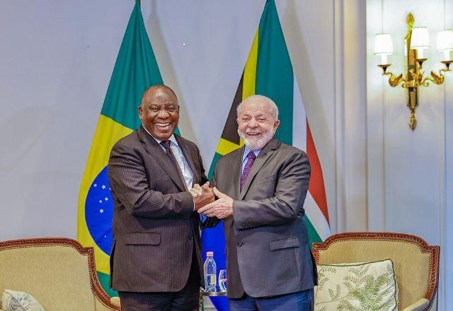 Imagem da noticia Lula chega à África do Sul em dia de homenagem para Xi Jinping