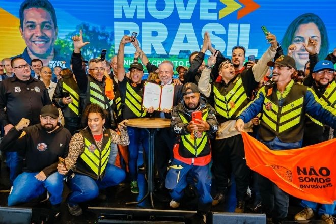Imagem da noticia Lula lança linha de crédito de R$ 30 bilhões para motoristas de app e taxistas