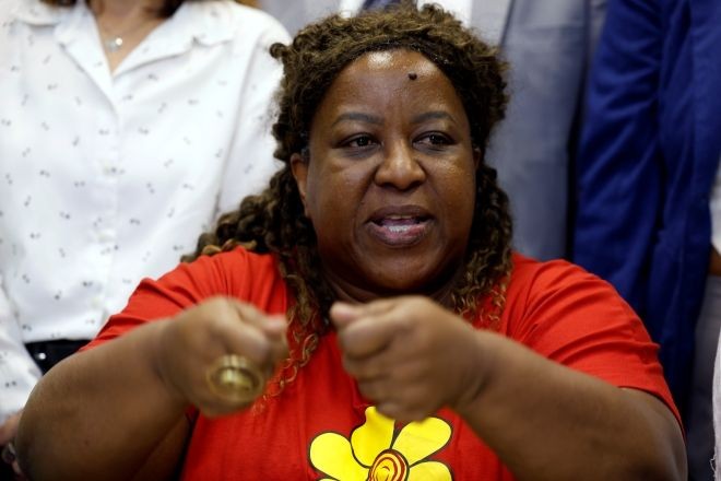 Imagem da noticia Ministra dos Direitos Humanos promete perícia independente sobre mortos em operação no Rio