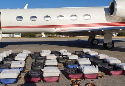 PF apreende 1,3 tonelada de cocaína em jatinho no aeroporto de Fortaleza; assista PF apreende 1,3 tonelada de cocaína em jatinho no aeroporto de Fortaleza; assista