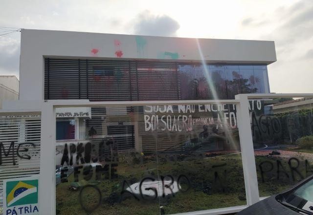 Imagem da noticia Via campesina invade sede da Associação de Produtores de Soja em Brasília