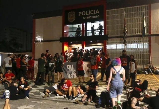 Imagem da noticia Justiça mantém prisão de dois manifestantes detidos em ato contra privatização da Sabesp