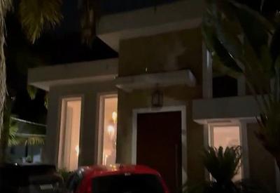 Quadrilha usava mansão de luxo no Guarujá como base para aplicar golpes Quadrilha usava mansão de luxo no Guarujá como base para aplicar golpes
