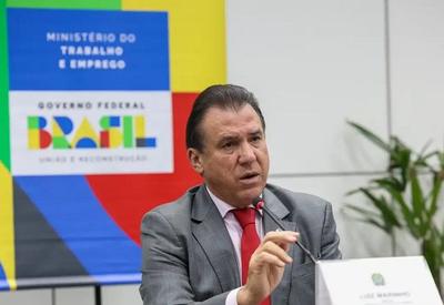 Governo vai fiscalizar empresas que omitem dados sobre igualdade salarial entre gêneros, diz Marinho
