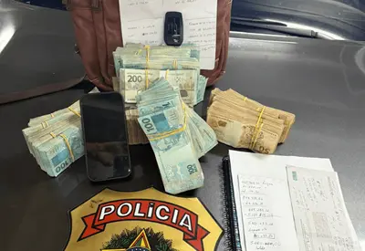 PF prende empresário com R$ 270 mil em prefeitura comandada por sobrinho de Renan Calheiros PF prende empresário com R$ 270 mil em prefeitura comandada por sobrinho de Renan Calheiros