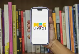 Imagem da notícia MEC Livros ultrapassa 122 mil empréstimos na primeira semana; saiba como usar a plataforma