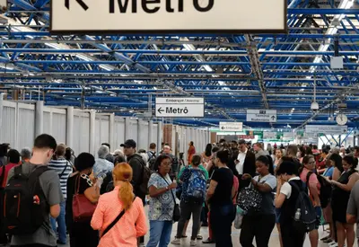 Passagem de trem e metrô deve subir com base na inflação, diz Tarcísio Passagem de trem e metrô deve subir com base na inflação, diz Tarcísio