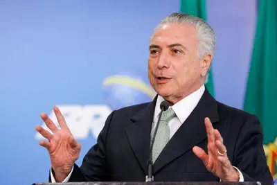 Temer reage a desfile sobre Lula e diz ter “saudades da Tuiuti”, escola que o retratou como vampiro em 2018 Temer reage a desfile sobre Lula e diz ter “saudades da Tuiuti”, escola que o retratou como vampiro em 2018