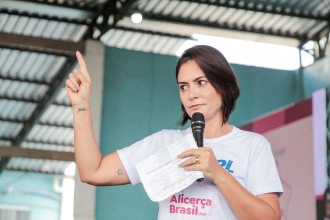 "Respeito opinião dos meus enteados, mas penso diferente", diz Michelle ao rebater críticas sobre apoio a Ciro Gomes "Respeito opinião dos meus enteados, mas penso diferente", diz Michelle ao rebater críticas sobre apoio a Ciro Gomes